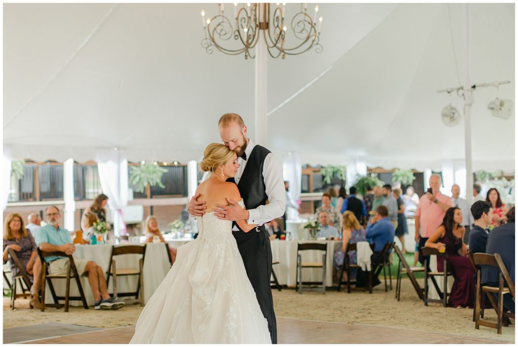 bride and groom first dance